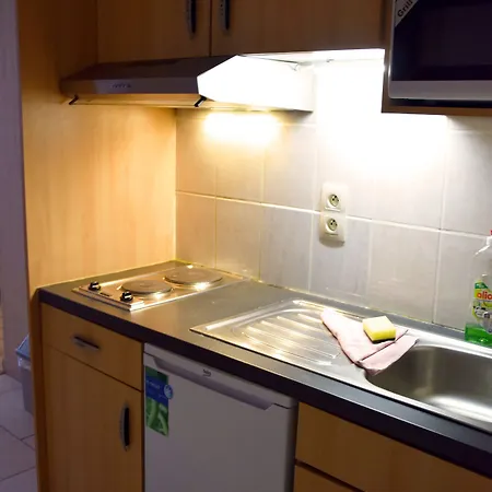 앰배서더 스위트 아파트 *