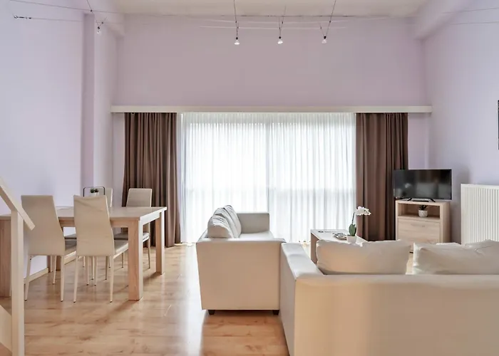 Ambassador Apartman *