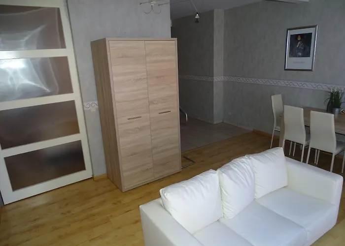 Ambassador Апартаменти Левен