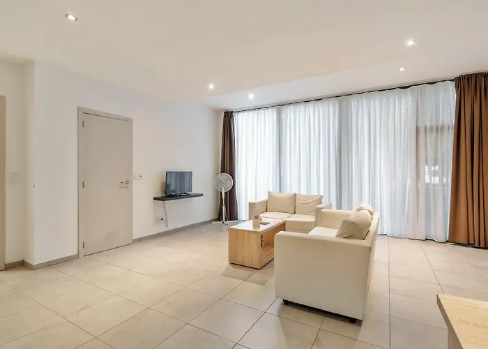 Апартаменти Ambassador Левен